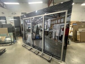 Didelių veidrodžių gamyba ir montavimas