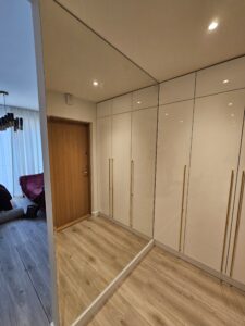 Prieškambario veidrodis (2)