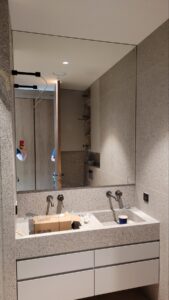 Veidrodis nišoje (2)