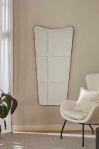 veidrodis-su remeliu-figurinis