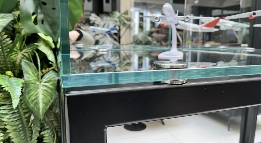 8 mm optiwhite stiklo klijuota konstrukcija