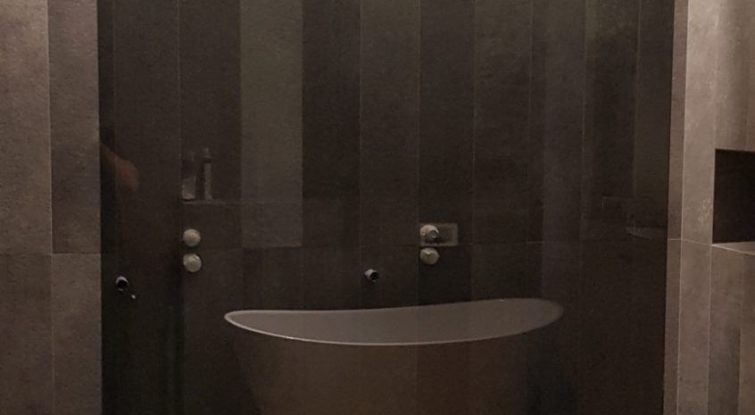 Dušo atitvaras juoda furnitūra