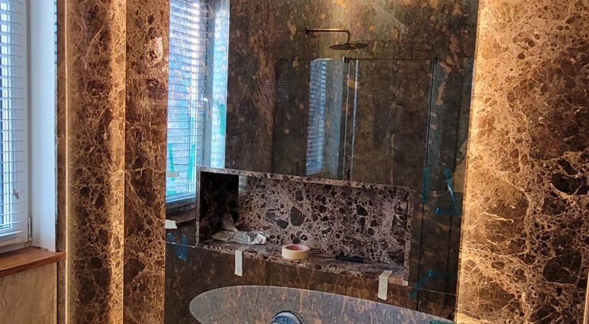 Gamykliškai sendintas veidrodis Morena su galiniu LED apšvietimu