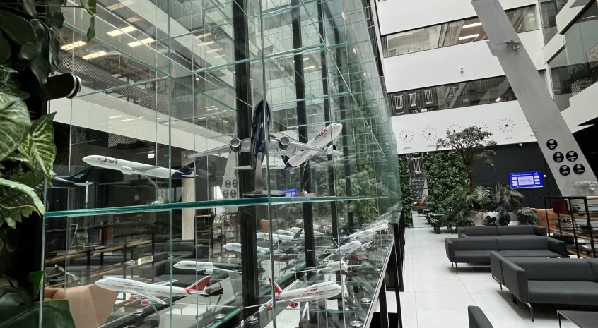 Klijuoto stiklo lentynos