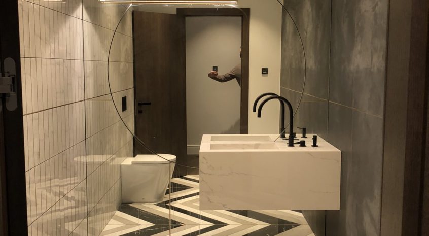 Per visa siena su integruotu apavaliu veidrodziu