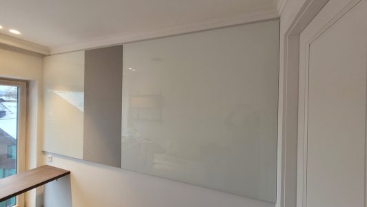 Stiklinė rašymo lenta su audinio intarpu prisegimui