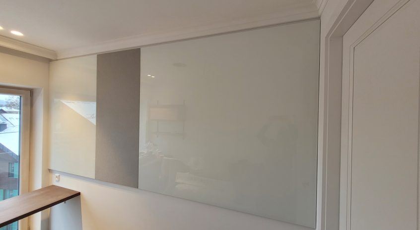 Stiklinė rašymo lenta su audinio intarpu prisegimui