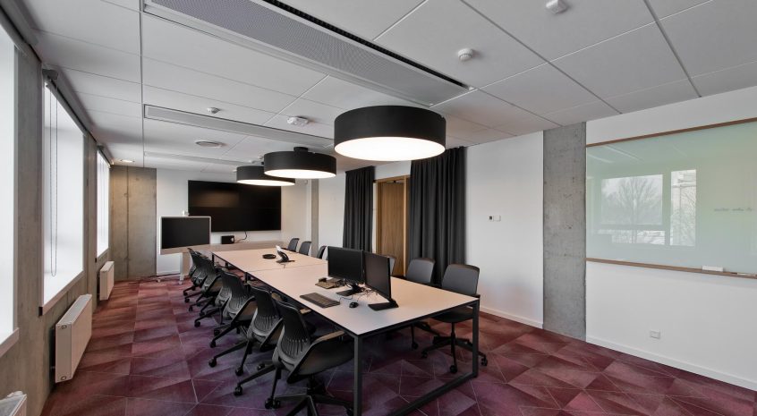 Stiklinė rašymo lenta su medine lentynele