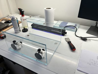 Stikliniu konstrukcijų klijavimas