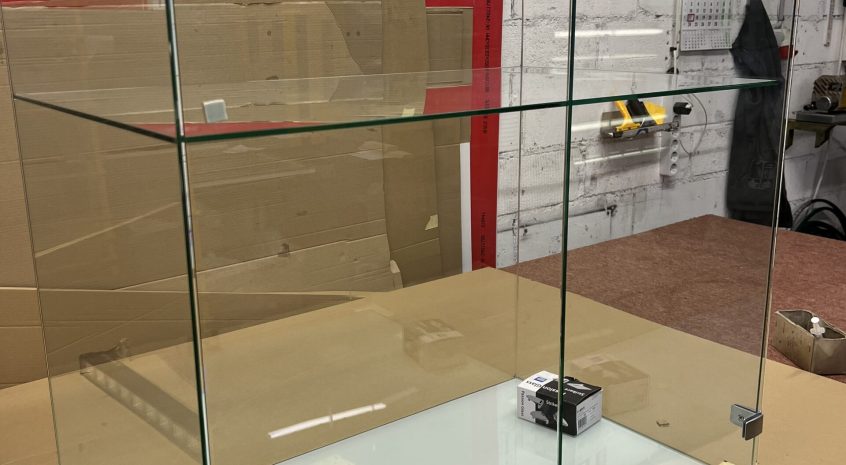 Stiklinių vitrinų projektavimas ir gamyba 2