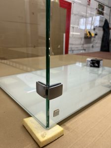 Stiklinių vitrinų projektavimas ir gamyba