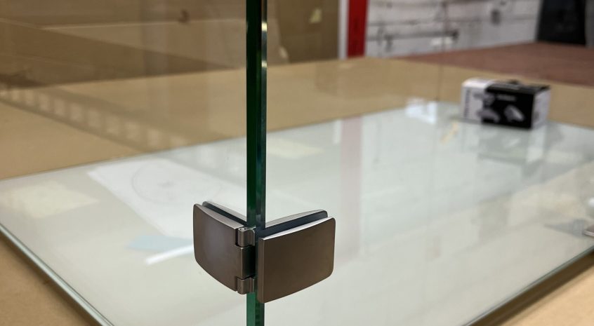 Stiklinių vitrinų projektavimas ir gamyba