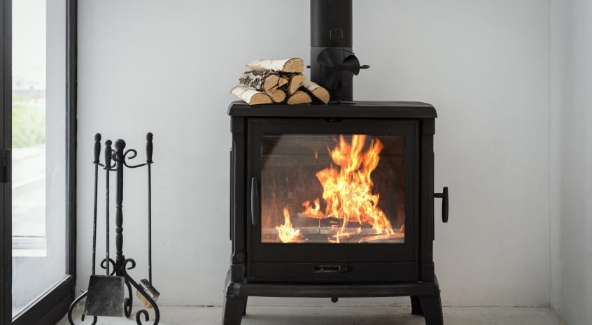 Concept,Of,Fireplace,With,Fire,At,Home.,Comfortable,Living,Room