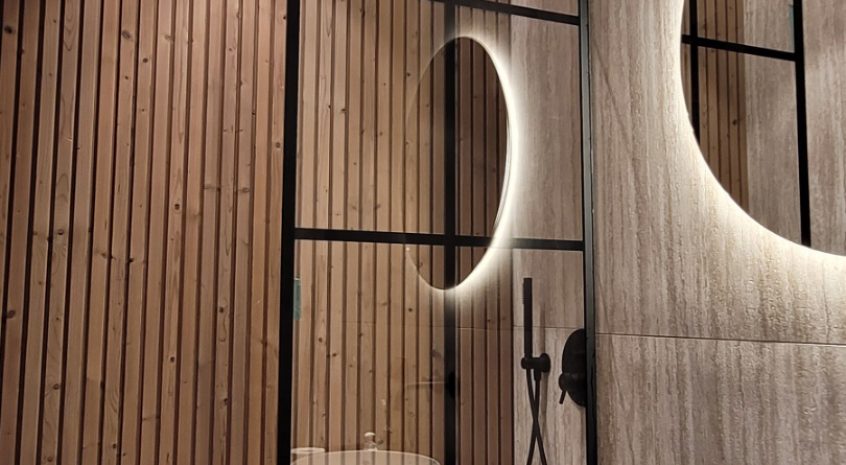 Suskaidyta dušo sienutė